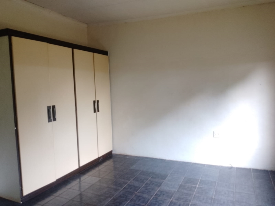 5 Bedroom Property for Sale in Villa Liza Gauteng