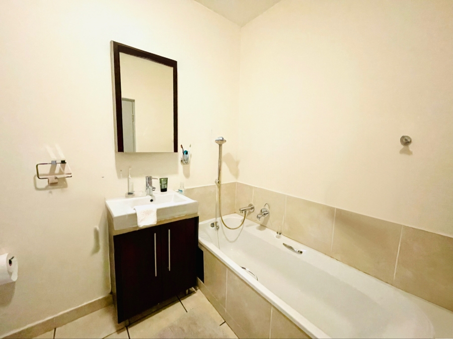 To Let 2 Bedroom Property for Rent in Bryanston Gauteng