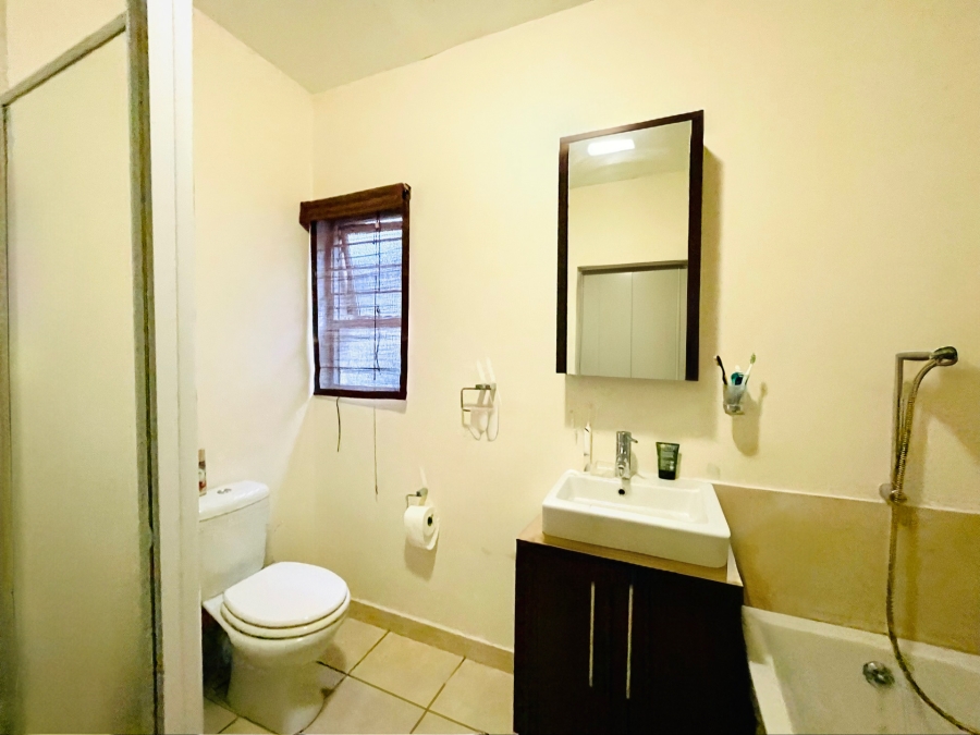 To Let 2 Bedroom Property for Rent in Bryanston Gauteng