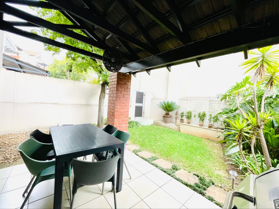To Let 2 Bedroom Property for Rent in Bryanston Gauteng