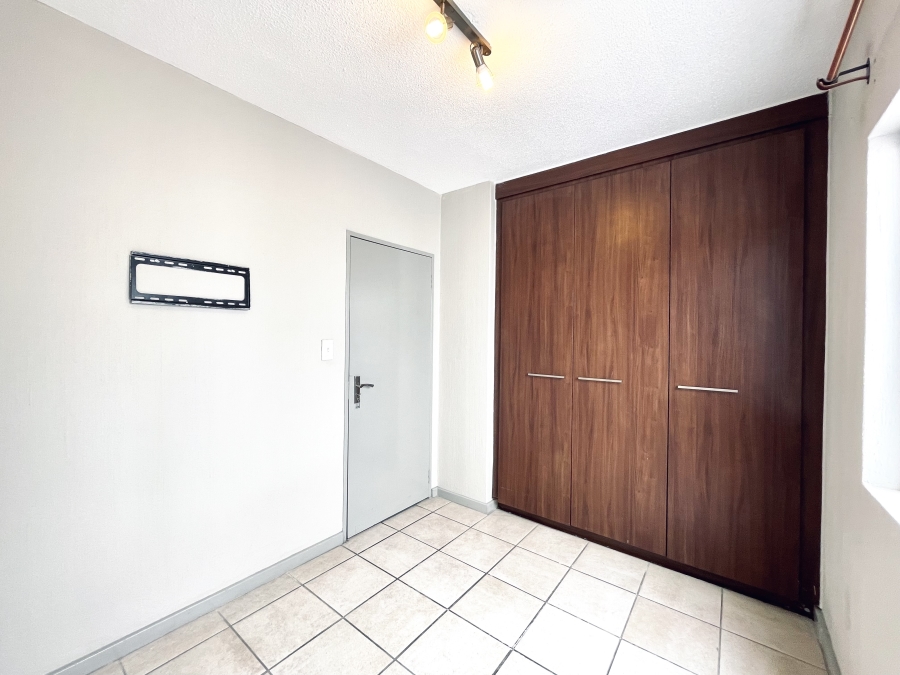 To Let 2 Bedroom Property for Rent in Fourways Gauteng