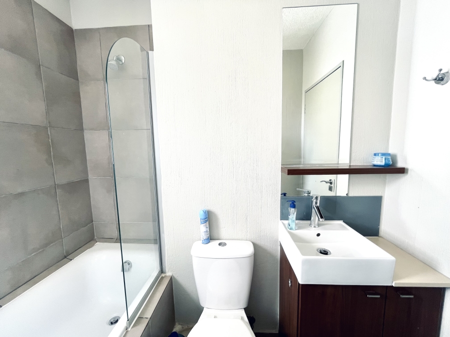 To Let 2 Bedroom Property for Rent in Fourways Gauteng