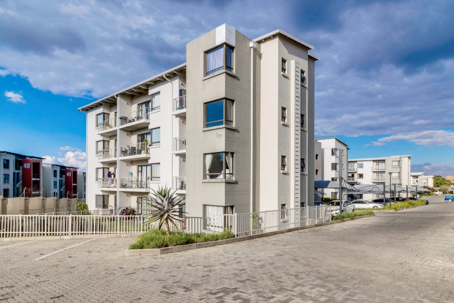 To Let 2 Bedroom Property for Rent in Fourways Gauteng