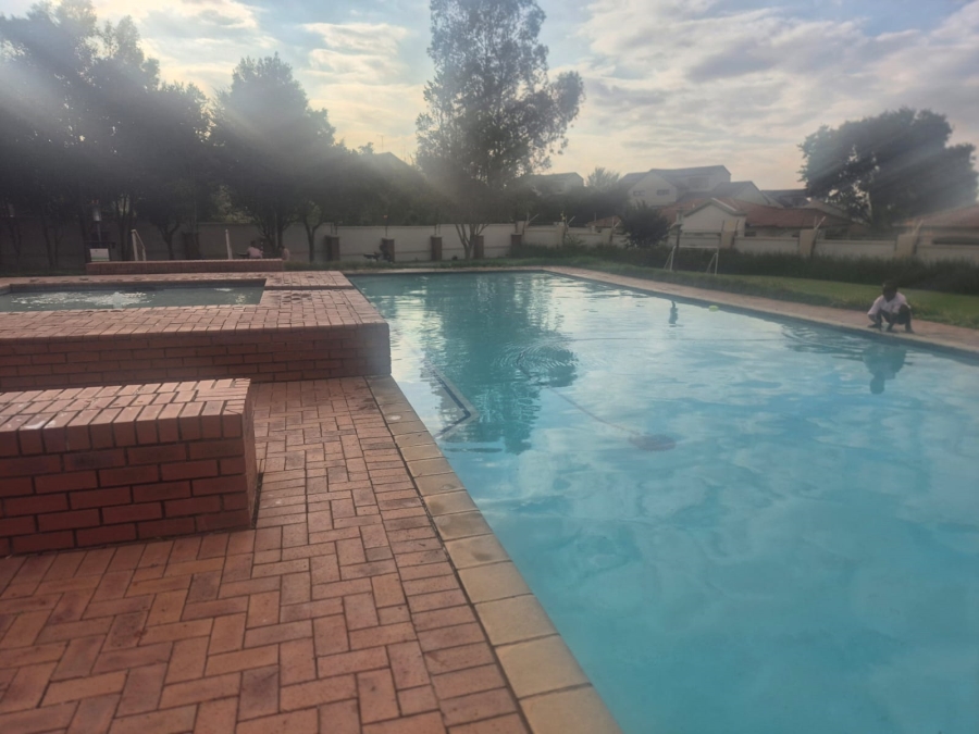 To Let 2 Bedroom Property for Rent in Paulshof Gauteng