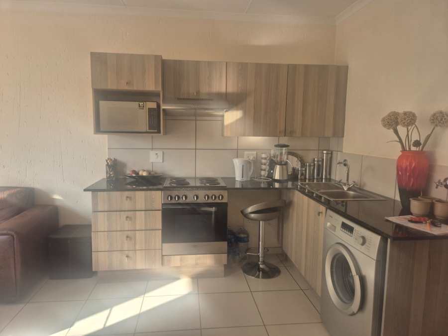 To Let 2 Bedroom Property for Rent in Paulshof Gauteng