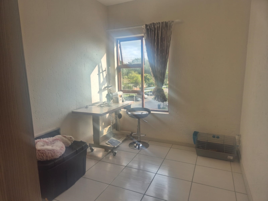 To Let 2 Bedroom Property for Rent in Paulshof Gauteng