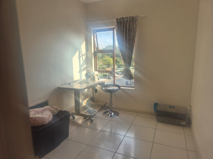 To Let 2 Bedroom Property for Rent in Paulshof Gauteng
