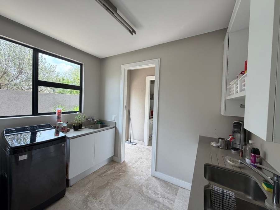 5 Bedroom Property for Sale in Midstream Estate Gauteng