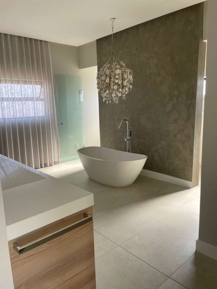 5 Bedroom Property for Sale in Midstream Estate Gauteng