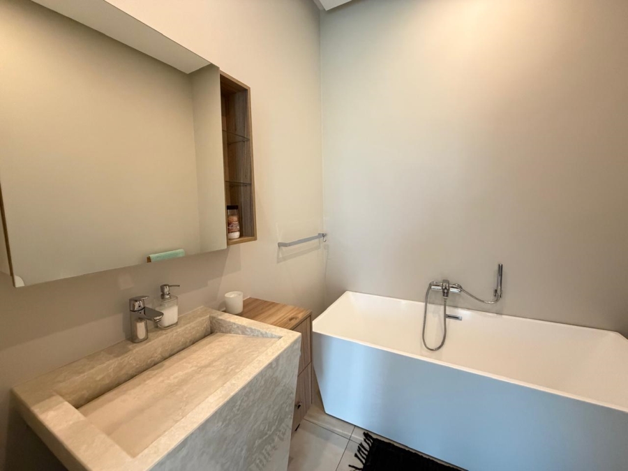 5 Bedroom Property for Sale in Midstream Estate Gauteng