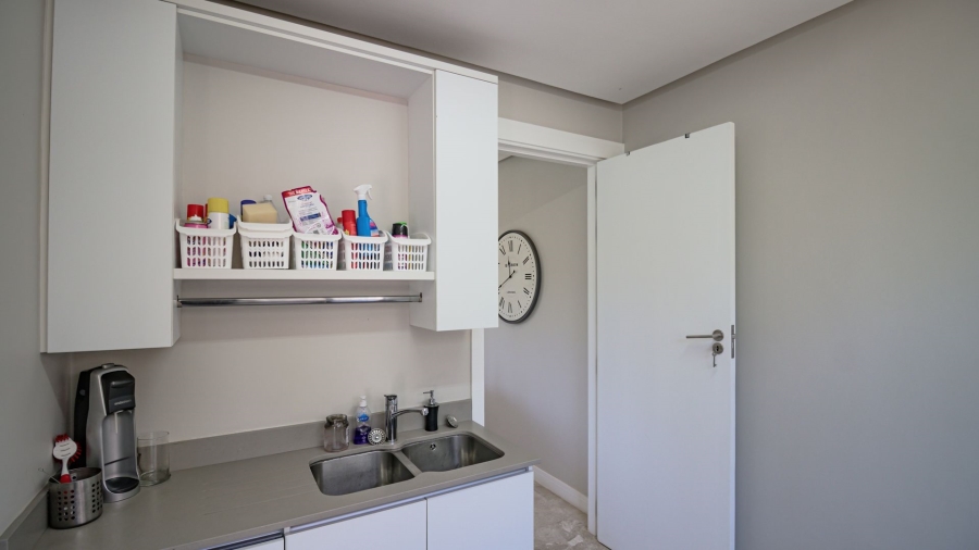 5 Bedroom Property for Sale in Midstream Estate Gauteng