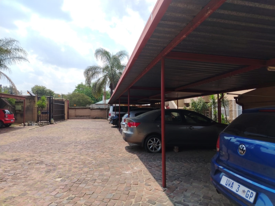 To Let 3 Bedroom Property for Rent in Delville Gauteng