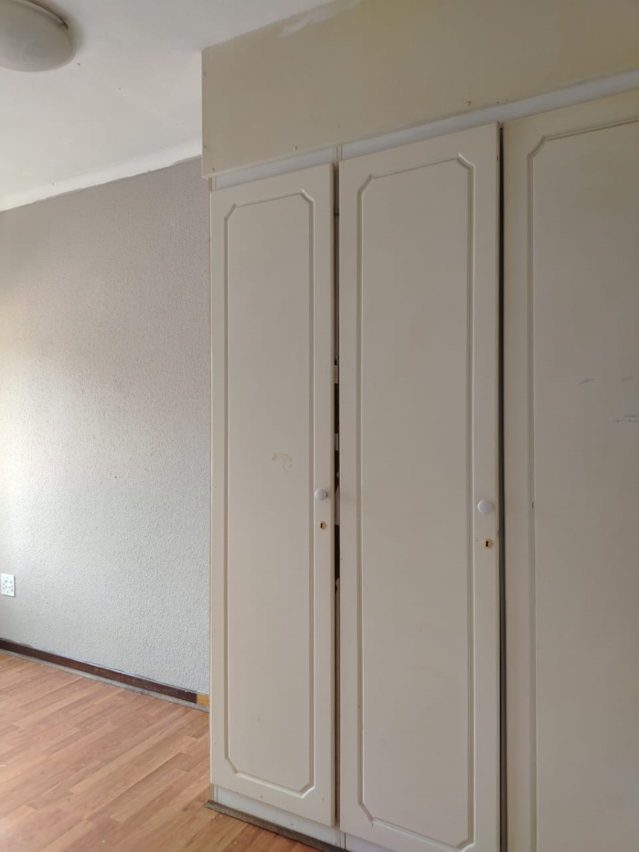 To Let 3 Bedroom Property for Rent in Delville Gauteng