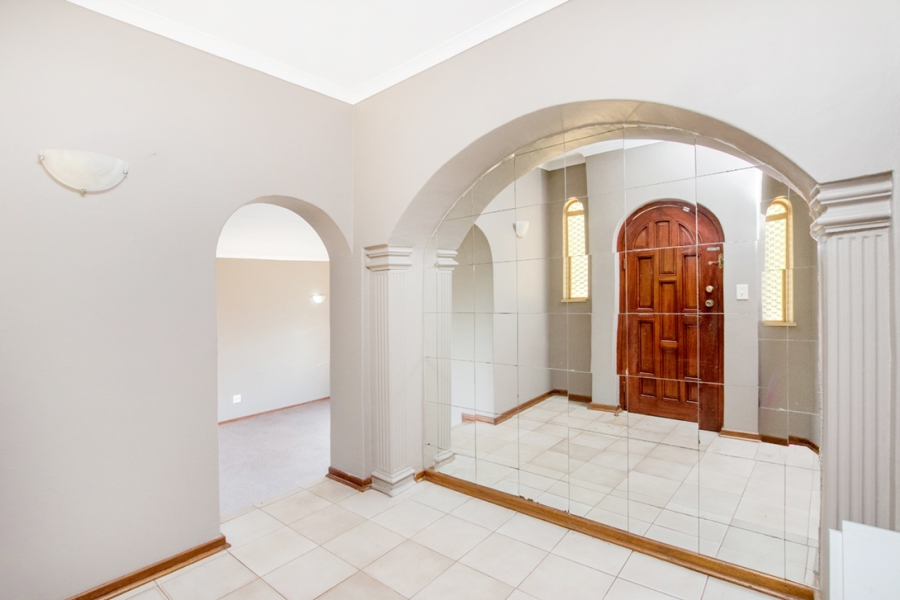 4 Bedroom Property for Sale in Helderkruin Gauteng