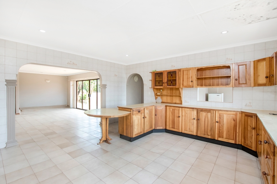 4 Bedroom Property for Sale in Helderkruin Gauteng