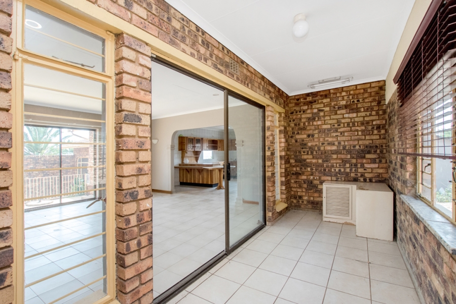 4 Bedroom Property for Sale in Helderkruin Gauteng