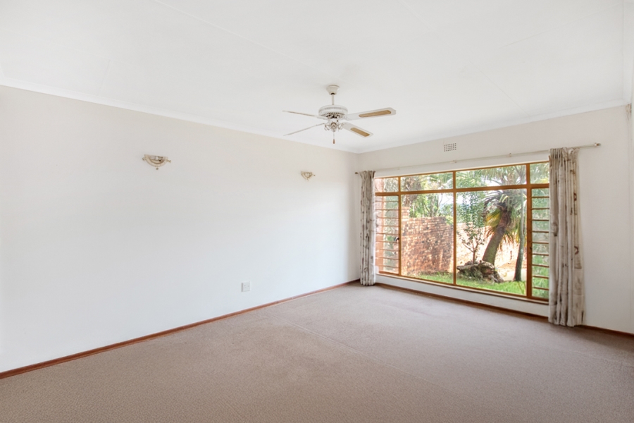 4 Bedroom Property for Sale in Helderkruin Gauteng