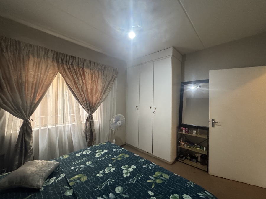 2 Bedroom Property for Sale in New Redruth Gauteng