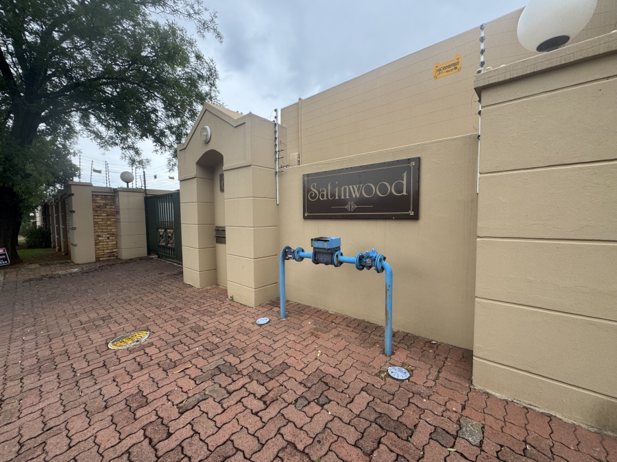 2 Bedroom Property for Sale in New Redruth Gauteng