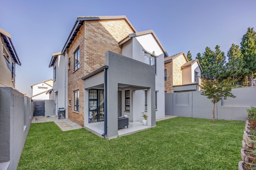 3 Bedroom Property for Sale in Broadacres Gauteng