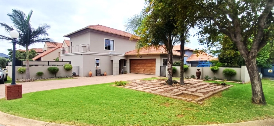3 Bedroom Property for Sale in Bronberg Close Gauteng