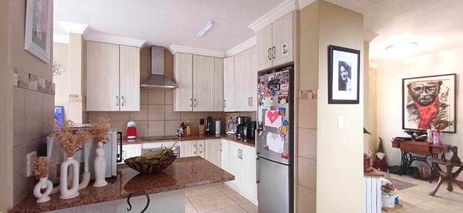 3 Bedroom Property for Sale in Bronberg Close Gauteng