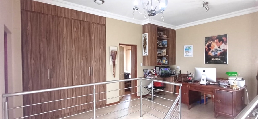 3 Bedroom Property for Sale in Bronberg Close Gauteng