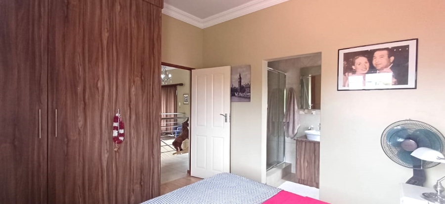 3 Bedroom Property for Sale in Bronberg Close Gauteng