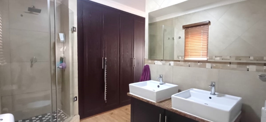 3 Bedroom Property for Sale in Bronberg Close Gauteng