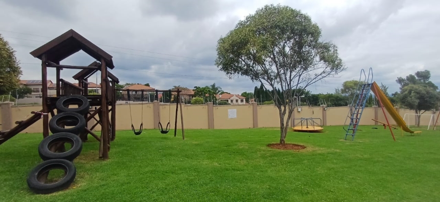 3 Bedroom Property for Sale in Bronberg Close Gauteng