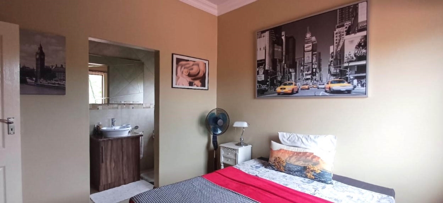 3 Bedroom Property for Sale in Bronberg Close Gauteng