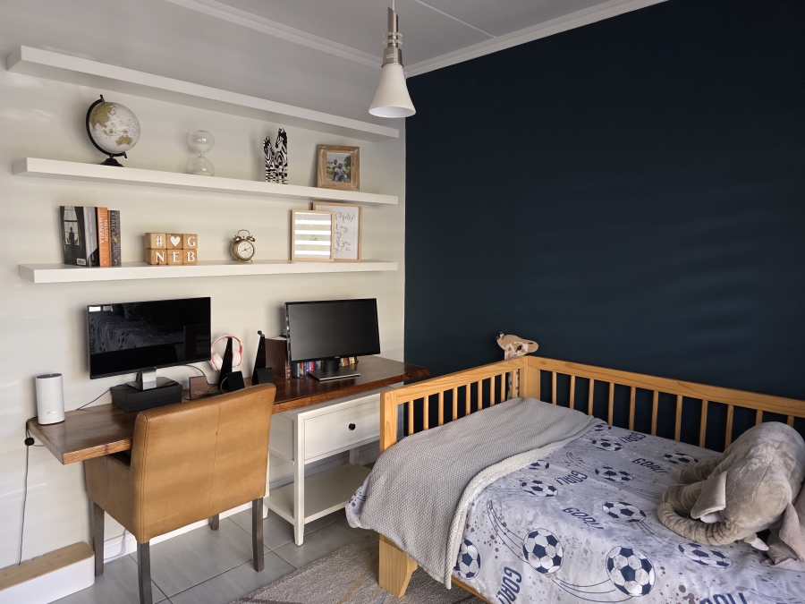 To Let 3 Bedroom Property for Rent in Waterfall Gauteng