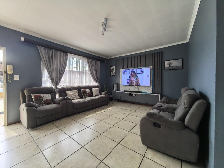 3 Bedroom Property for Sale in Edleen Gauteng