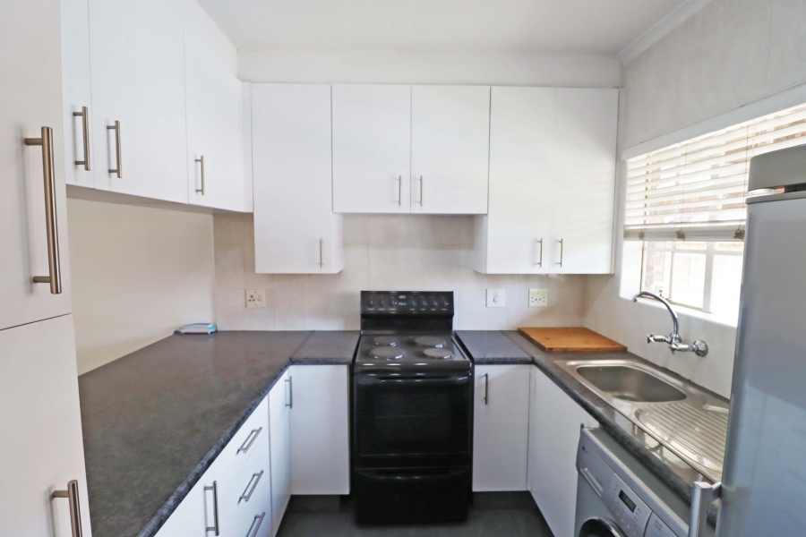 1 Bedroom Property for Sale in Bryanston Gauteng