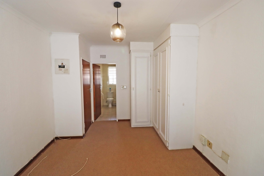 1 Bedroom Property for Sale in Bryanston Gauteng