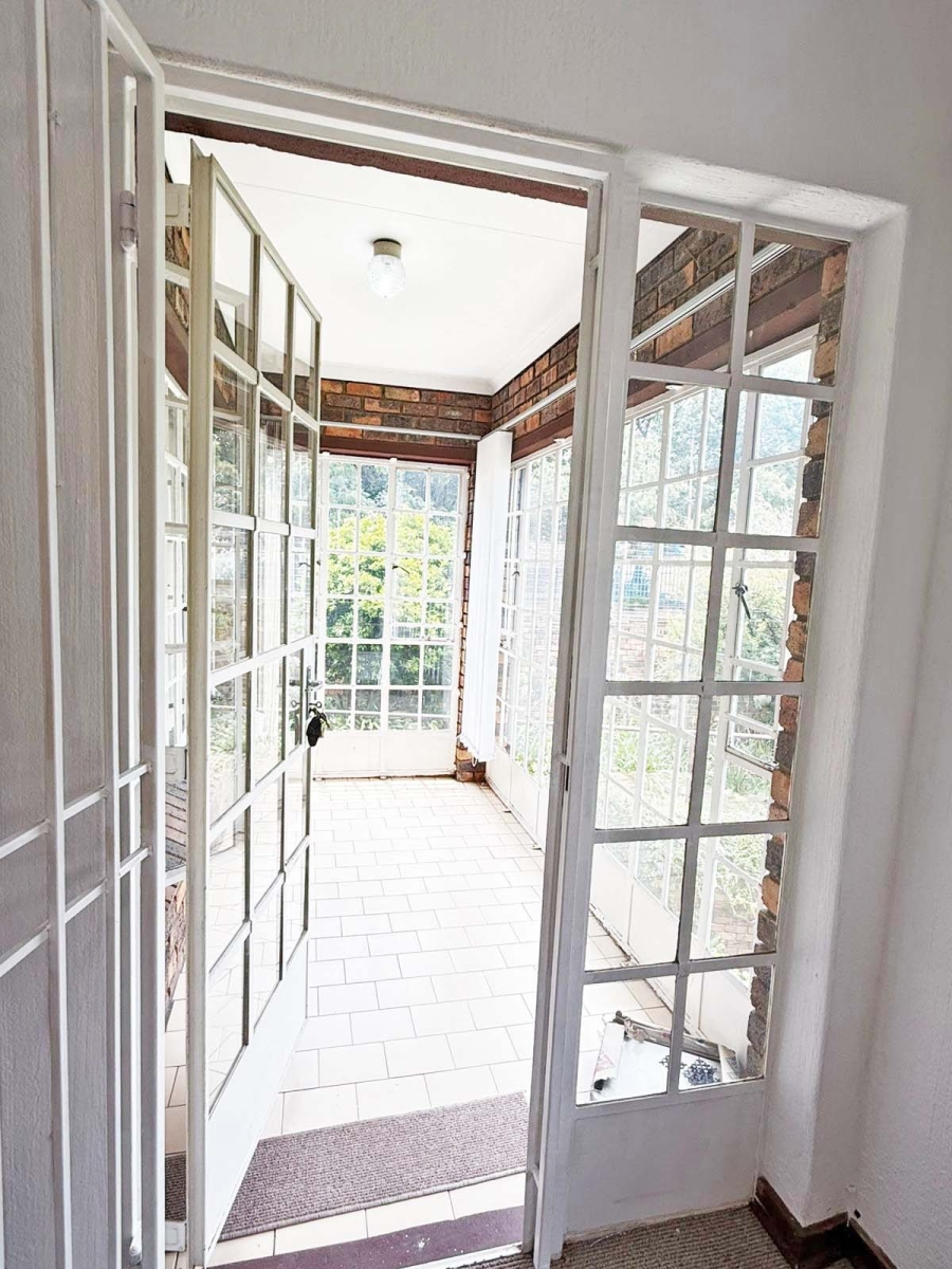 1 Bedroom Property for Sale in Bryanston Gauteng