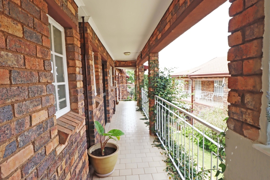1 Bedroom Property for Sale in Bryanston Gauteng