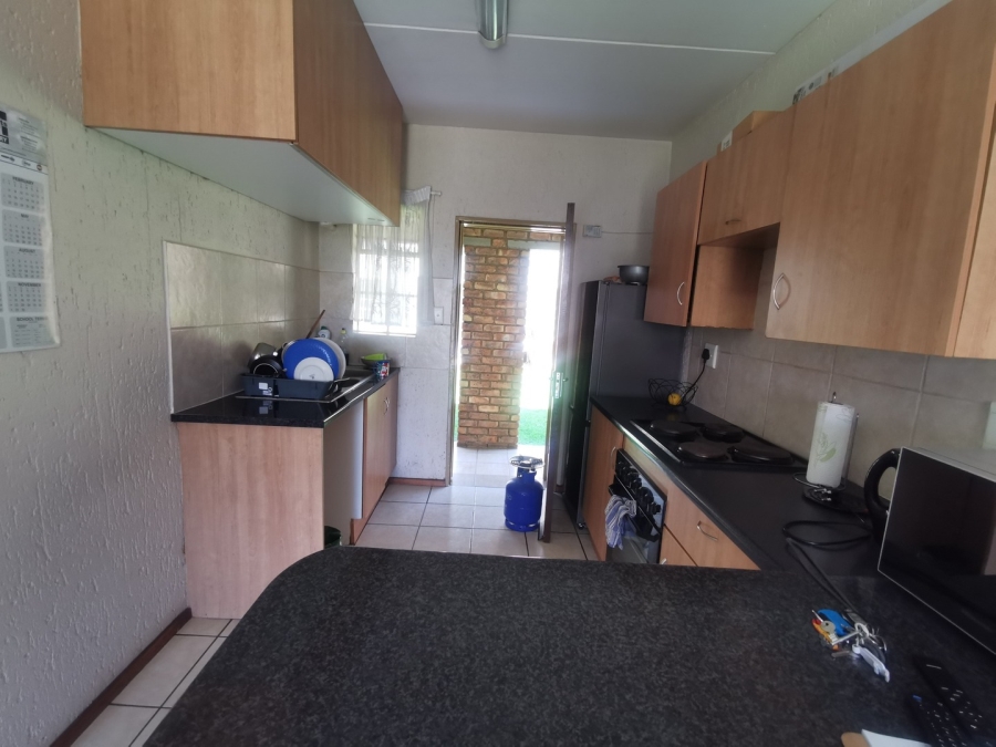 2 Bedroom Property for Sale in Hughes Gauteng