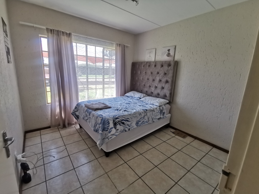 2 Bedroom Property for Sale in Hughes Gauteng