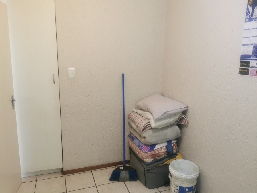 2 Bedroom Property for Sale in Hughes Gauteng