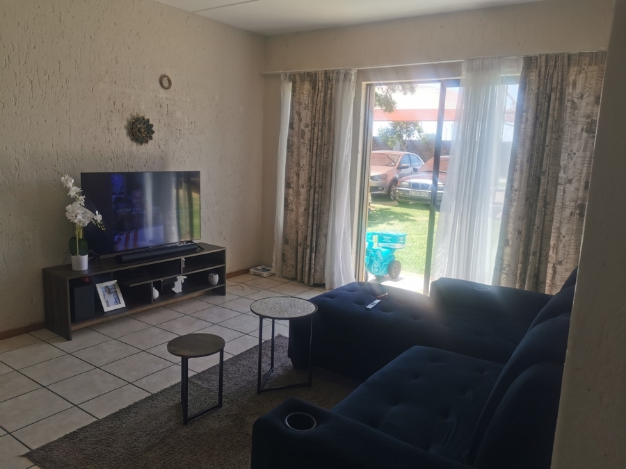 2 Bedroom Property for Sale in Hughes Gauteng