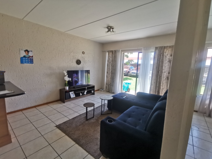 2 Bedroom Property for Sale in Hughes Gauteng