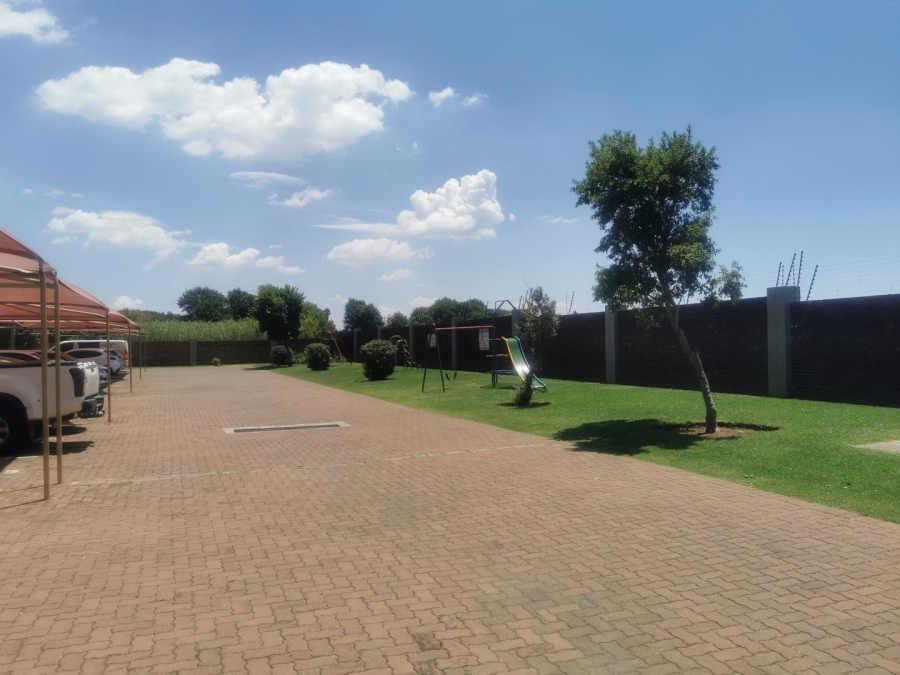 2 Bedroom Property for Sale in Hughes Gauteng