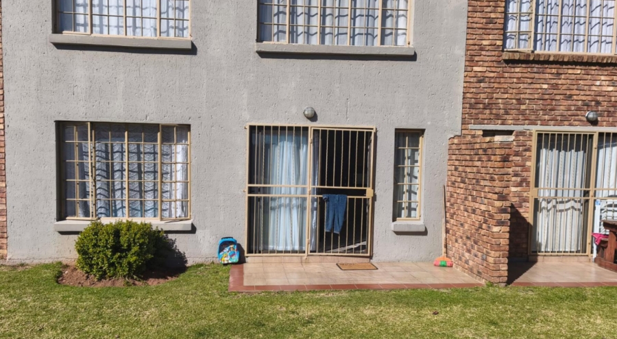 2 Bedroom Property for Sale in Hughes Gauteng