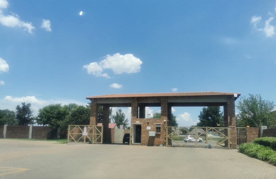 2 Bedroom Property for Sale in Hughes Gauteng