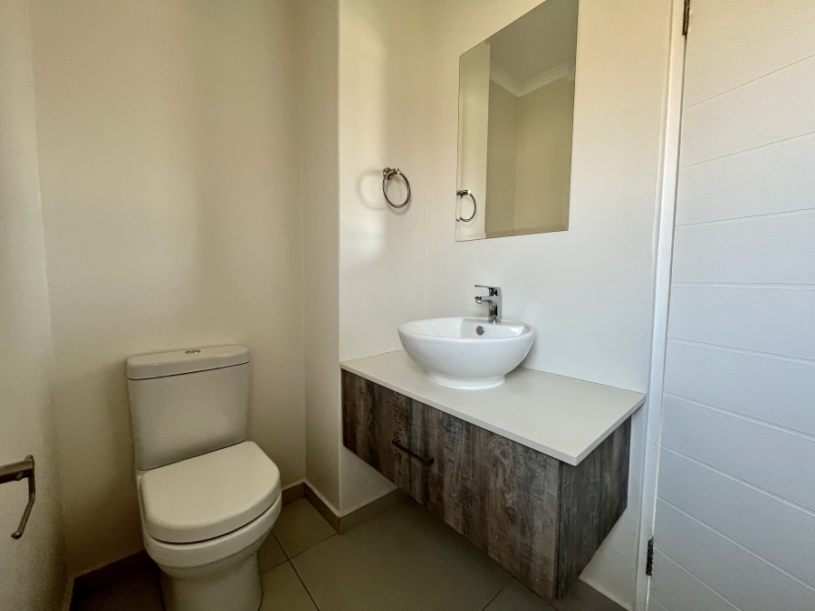 2 Bedroom Property for Sale in The Retreat Gauteng