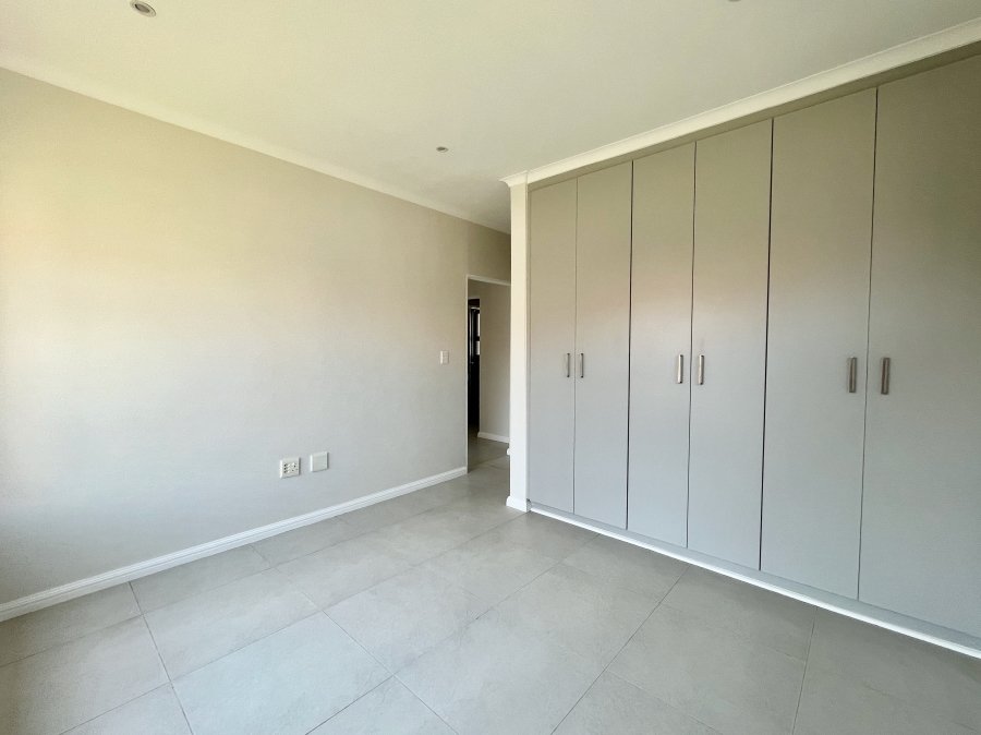 2 Bedroom Property for Sale in The Retreat Gauteng