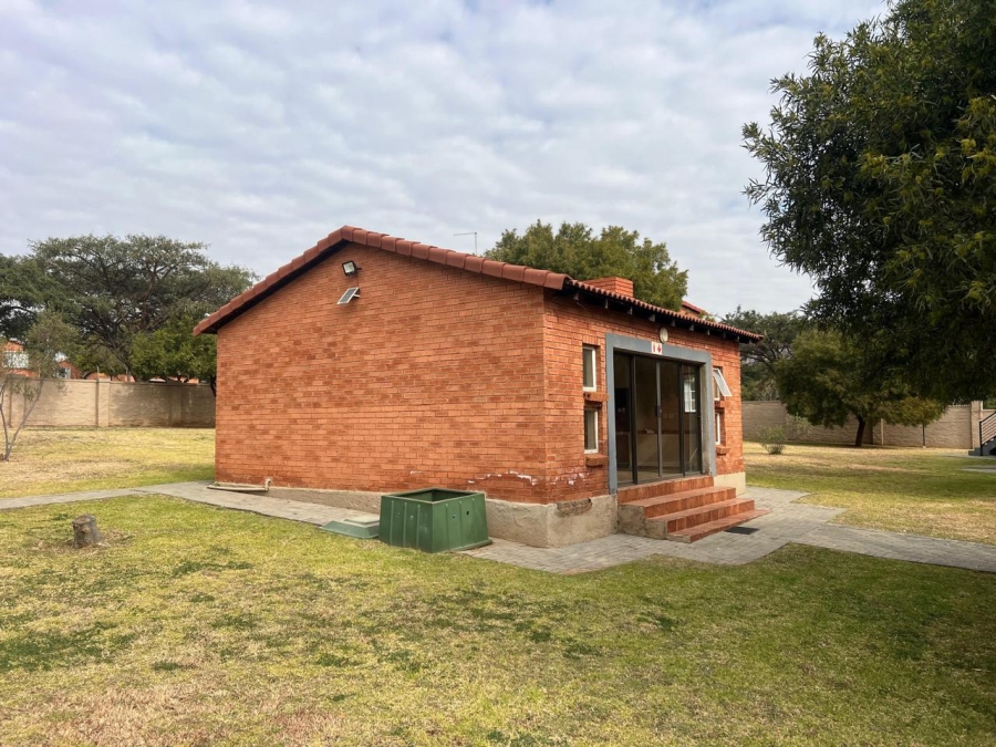 2 Bedroom Property for Sale in Willowbrook Gauteng