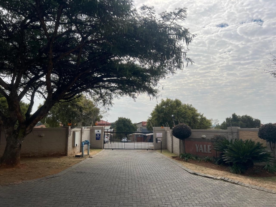 2 Bedroom Property for Sale in Willowbrook Gauteng