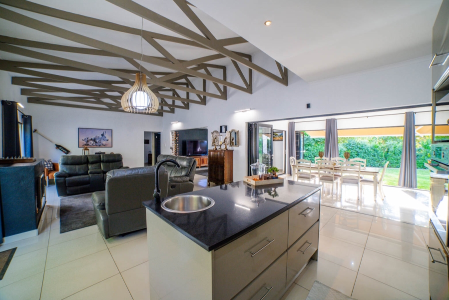 4 Bedroom Property for Sale in Maroeladal Gauteng